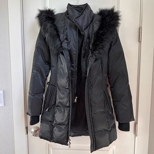 Faux fur trim black puffer coat